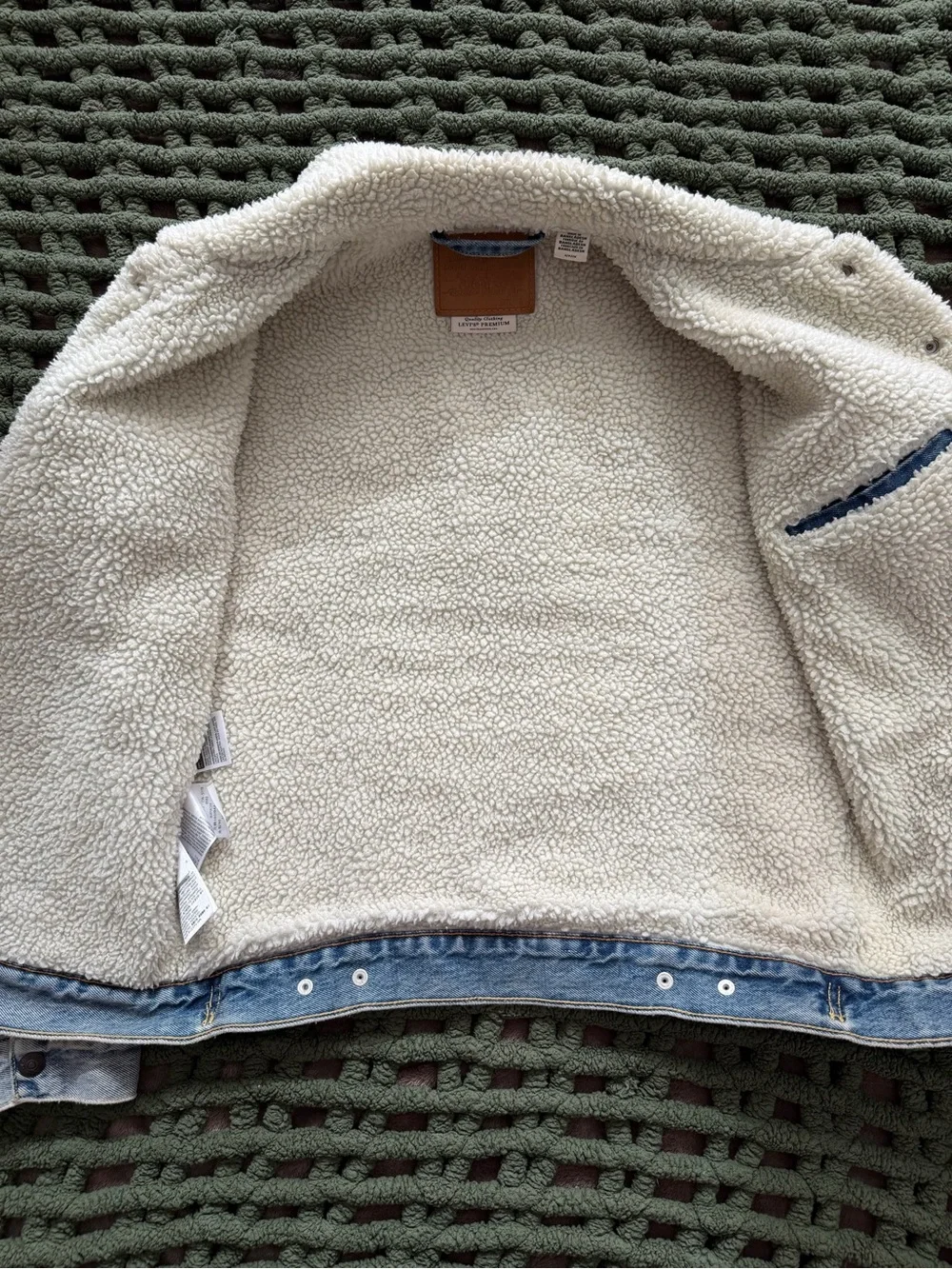Levi's Light Blue Denim Sherpa-Lined Trucker Jacket - Picture 2 of 4